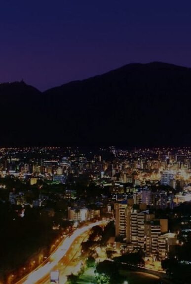 bg-curda24-2019-caracas-de-noche-1-e1728615743742 licoreria Delivery